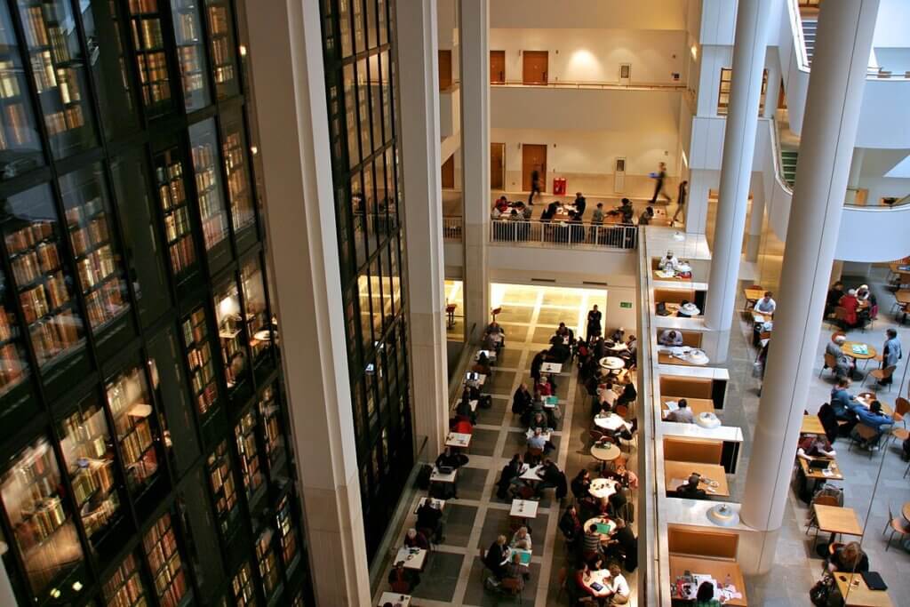 大英圖書館玻璃書櫃