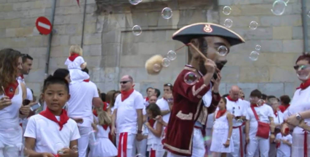 「聖費爾明節」（Las Fiestas de San Fermín）